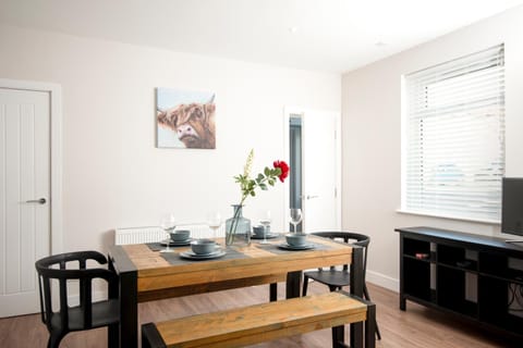 Morley Cottage - Modern 3 bedroom, 2 bathroom house with garden in Southsea, Portsmouth Apartment in Portsmouth