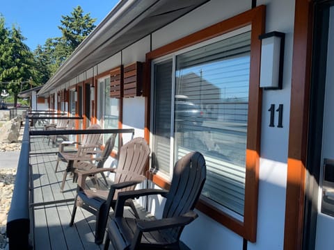 Oceanside Villas Motel in Sechelt