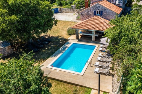 Kutić in Štokovci (Haus für 10-15 Personen) House in Istria County