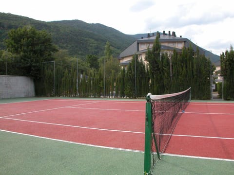 Tennis court