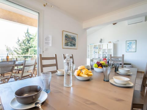 Holiday Home Les Cèdres by Interhome House in La Cadière-d'Azur