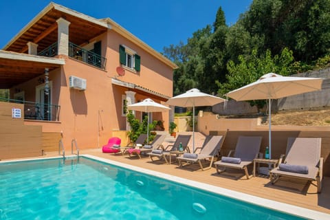 Property building, Swimming pool, sunbed