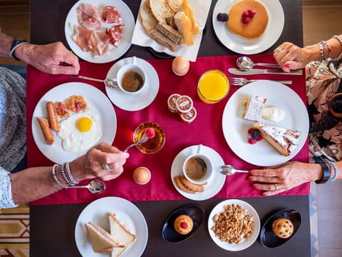 Dining area, Breakfast