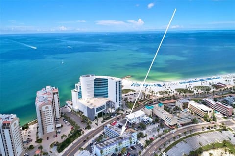 Pelican Pointe Hotel in Clearwater Beach