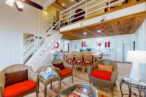 Hit the Beach House in Hitchcock