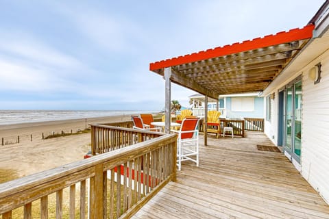 Hit the Beach House in Hitchcock