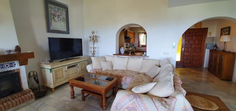 Sea view villa with pool, near beach in Calahonda, Marbella area Villa in Sitio de Calahonda