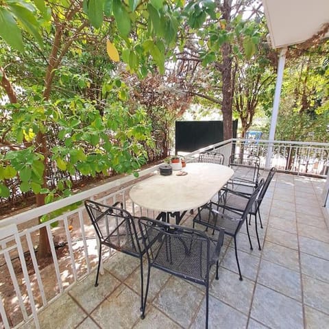 20' from the airport,20' from the center of Athens Condo in Chalandri