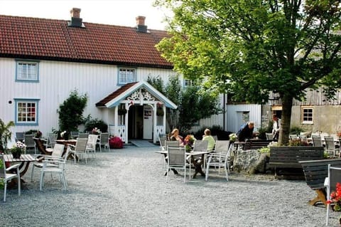 Patio, Restaurant/places to eat