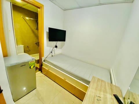 Nice Budget Rooms and Bed Space for "Men" in Dubai, Marina Vacation rental in Dubai