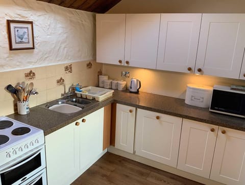 Cider Cottage - 3 Bedroom - Onsite Parking House in East Devon District