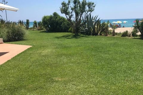 Amazing in front of the sea apartment Apartment in Baix Penedès