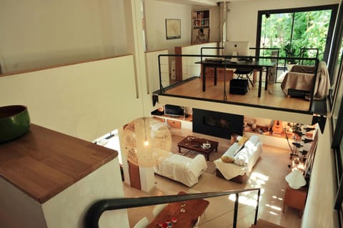 Maison d'architecte avec vue sur les Alpilles Villa in Villeneuve-lès-Avignon