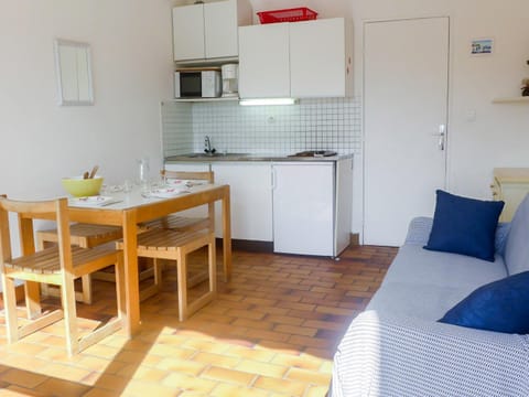 Apartment Les Méridiennes by Interhome Apartment in Gruissan