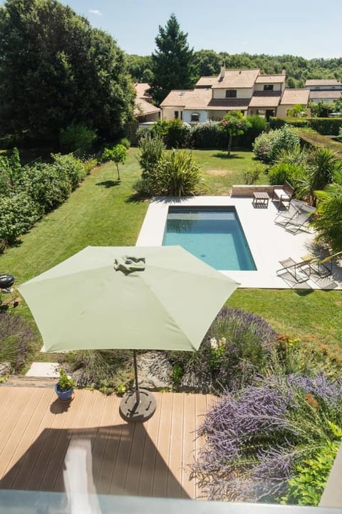 La Maison Château d'Eau : piscine pour 6/8 pers House in Poitiers