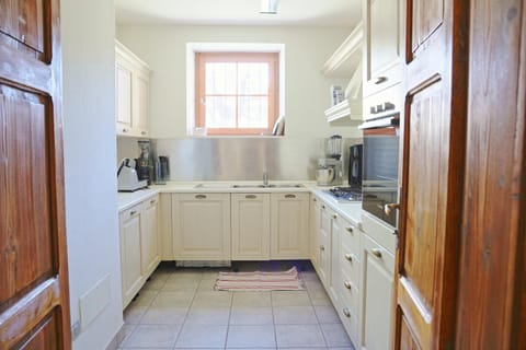 Kitchen or kitchenette, dishwasher, minibar, pet friendly, stove