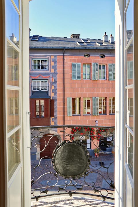 Balcony/Terrace, City view, Street view