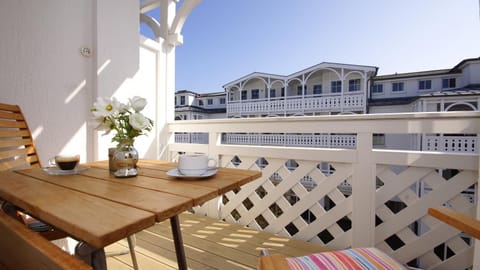 Patio, Balcony/Terrace, Seating area