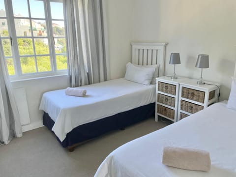 8 Settler Sands Beachfront Accommodation Sea View Condo in Port Alfred