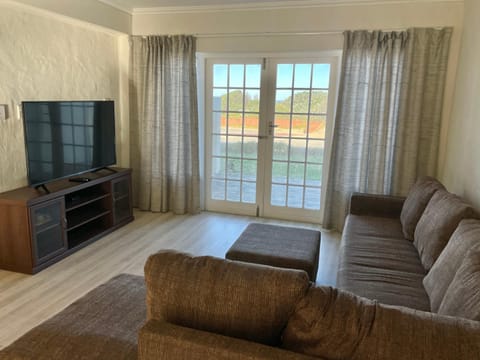 8 Settler Sands Beachfront Accommodation Sea View Copropriété in Port Alfred
