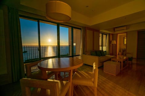 Moon Ocean Ginowan Hotel & Residence Hôtel in Okinawa Prefecture