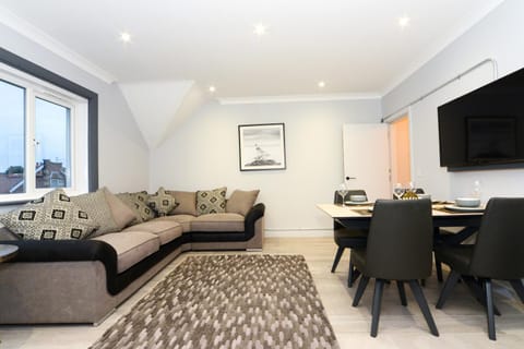 Amazing Apartment near Bournemouth, Poole & Sandbanks - WiFi & Smart TV - Newly Renovated! Great Location! Copropriété in Poole