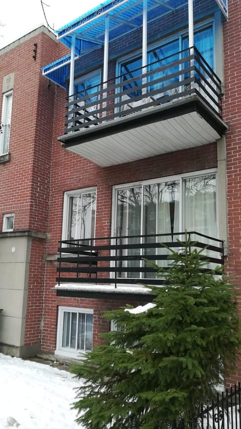 Montreal Authentic appartment Condo in Laval