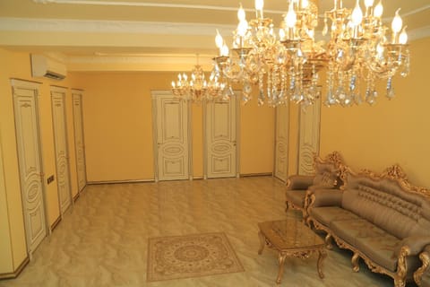 Luxury 5 bedroom Property in the centre Condo in Yerevan