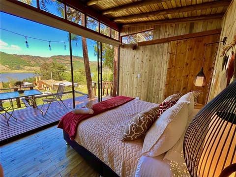 Bed, Day, Natural landscape, View (from property/room), Balcony/Terrace, Photo of the whole room, Bedroom, Mountain view