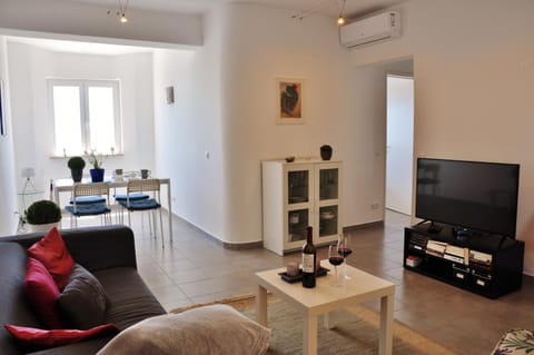 Living room, Dining area, Sea view