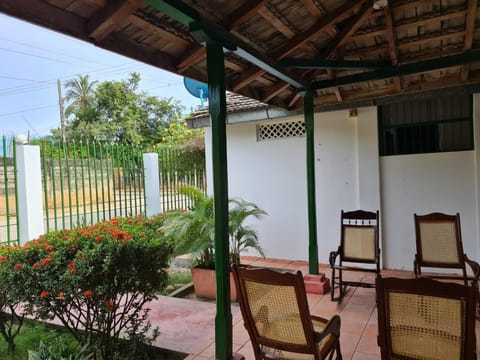 HOTEl CASAFINCA TURBACO EN MOMPOX CON PARQUEADERO Chambre d’hôte in Santa Cruz de Mompox