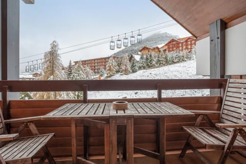 4 bedrooms appartement with city view furnished balcony and wifi at L'Alpe d'huez Condo in Huez