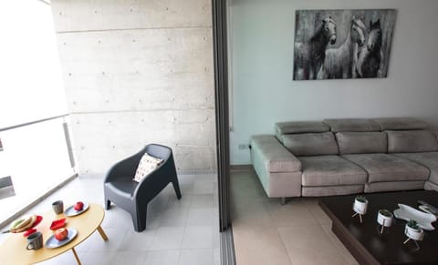 Glabur Stays - The Nicosia Elite - Exceptional Top Floor Apartment Nicosia City, Welcomes U!!! Condominio in Nicosia City