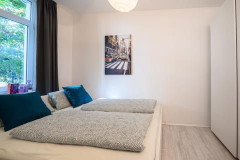 Helle Wohnung in Sudenburg mit Balkon - WLAN, 4 Schlafplätze Apartment in Magdeburg