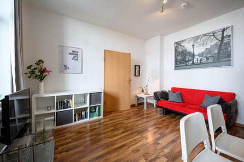 Helle Wohnung in Sudenburg mit Balkon - WLAN, 4 Schlafplätze Condo in Magdeburg