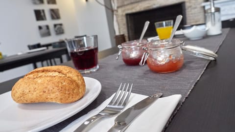 Breakfast, Continental breakfast, Buffet breakfast, Italian breakfast, American breakfast