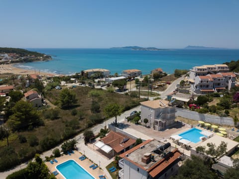 Neighbourhood, Beach, Swimming pool, Swimming pool