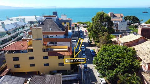 Property building, Bird's eye view, View (from property/room), City view, Sea view, Street view, Quiet street view