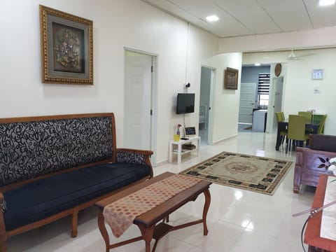 AUNI & AUJI HOMESTAY KEMAMAN House in Terengganu, Malaysia