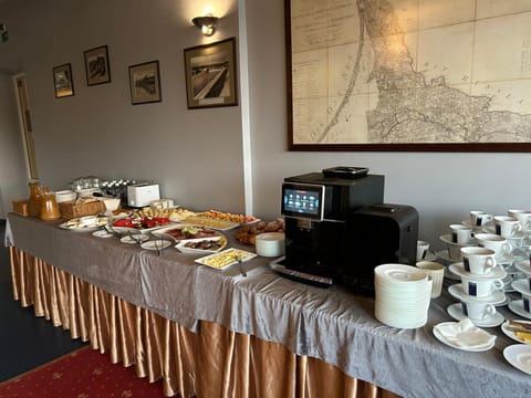 Coffee/tea facilities, Breakfast, Buffet breakfast