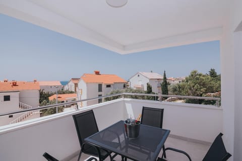 Balcony/Terrace, City view, Street view