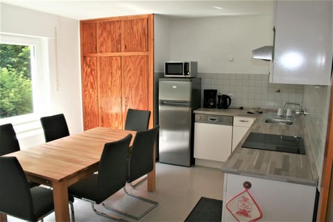 Property building, Kitchen or kitchenette, Living room