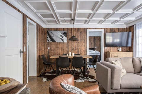 Seating area, Dining area