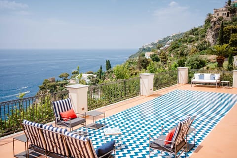 AMALFI - VILLA DI LUSSO A PICCO SUL MARE Villa in Amalfi