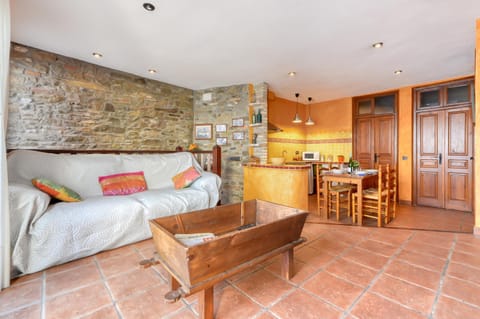 Dining area, kitchen