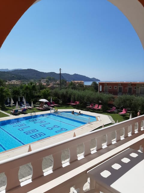 Swimming pool, Swimming pool