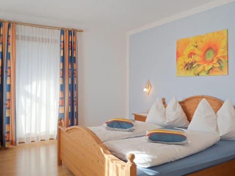 Lovely Apartment with Terrace in F genberg Eigentumswohnung in Uderns