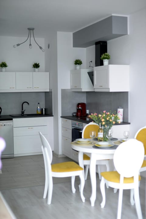 Dining area, Communal kitchen