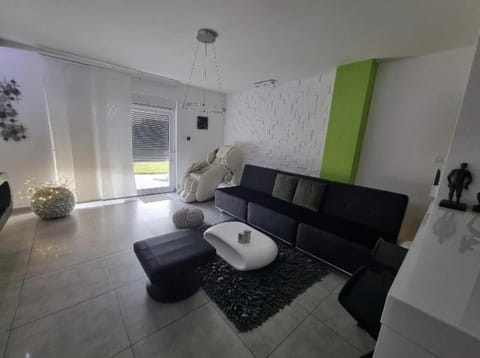 Apartment PLAZA ----Wallbox 11kW 16A ----- Private SPA- Jacuzzi, Infrared Sauna, Luxury massage chair, Parking, Entry with PIN 0 - 24h, FREE CANCELLATION UNTIL 2 PM ON THE LAST DAY OF CHECK IN Condo in Slavonski Brod