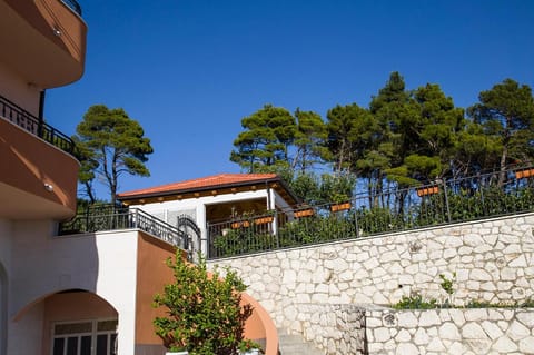 GREAT OFFER "VILLA BELLA VISTA-" heated pool, bbq, panoramic view near Split Villa in Split-Dalmatia County
